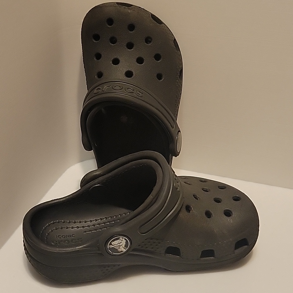 CROCS Kids Classic Clog - Black.  Size C-7